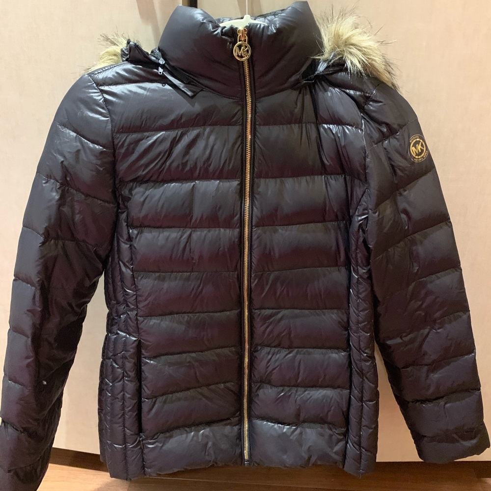 Feaux fur hooded packable down jacket
Micheal kors